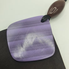 Carica l&#39;immagine nel visualizzatore di Gallery, Collana lunga in pelle e resine