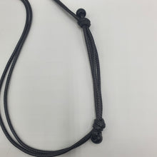 Carica l&#39;immagine nel visualizzatore di Gallery, Collana lunga in pelle e resine