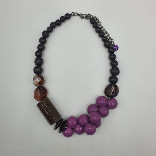 Collana girocollo in legno marrone e viola