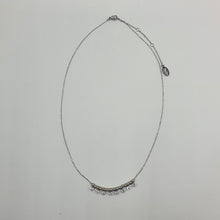 Carica l&#39;immagine nel visualizzatore di Gallery, Girocollo in acciaio rodiato e strass pendenti