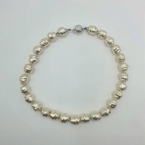 Collana girocollo in perle scaramazze