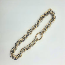 Carica l&#39;immagine nel visualizzatore di Gallery, Catena girocollo a maglie ovalizzate placcata oro e rodiata.