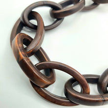 Carica l&#39;immagine nel visualizzatore di Gallery, Collana lunga in resina marrone e catena placcata oro giallo