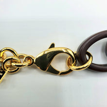 Carica l&#39;immagine nel visualizzatore di Gallery, Collana lunga in resina marrone e catena placcata oro giallo