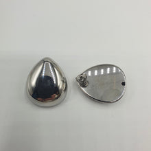 Carica l&#39;immagine nel visualizzatore di Gallery, Orecchini in acciaio rodiato a forma di goccia