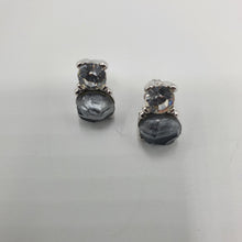 Carica l&#39;immagine nel visualizzatore di Gallery, Set, collana con ciondolo farfalla in strass e orecchini a lobo con strass