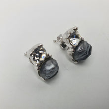 Carica l&#39;immagine nel visualizzatore di Gallery, Set, collana con ciondolo farfalla in strass e orecchini a lobo con strass