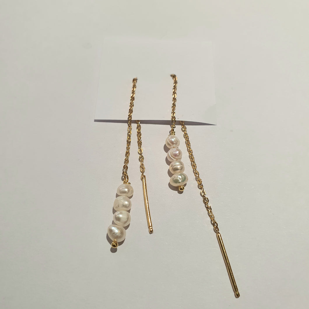 Orecchini saliscendi argento placcato oro con perle naturali