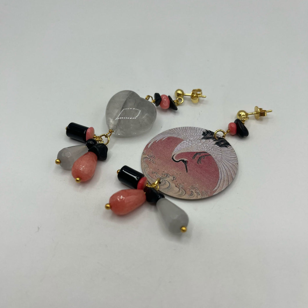 Coppia orecchini asimmetrici rosa, grigio  e nero 