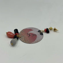 Carica l&#39;immagine nel visualizzatore di Gallery, Coppia orecchini asimmetrici rosa, grigio  e nero &quot;Lebole, mix and match&quot;