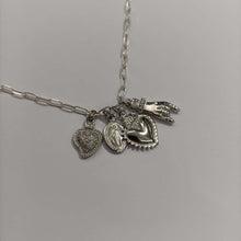 Carica l&#39;immagine nel visualizzatore di Gallery, Collana girocollo in argento con 4 charms con zirconi