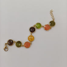 Carica l&#39;immagine nel visualizzatore di Gallery, Bracciale placcato oro con cristalli rotondi marroni, verdi, albicocca e giallo