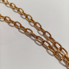 Carica l&#39;immagine nel visualizzatore di Gallery, Collana con catena in ottone galvanizzato oro con ciondolo.