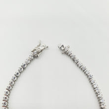 Carica l&#39;immagine nel visualizzatore di Gallery, Talia - Bracciale tennis in argento con zirconi divisi da barrette